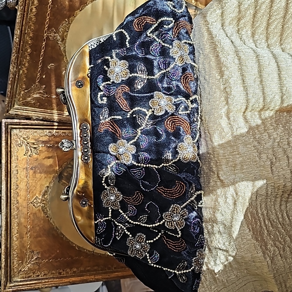 Vintage Style Velvet Beaded Bag